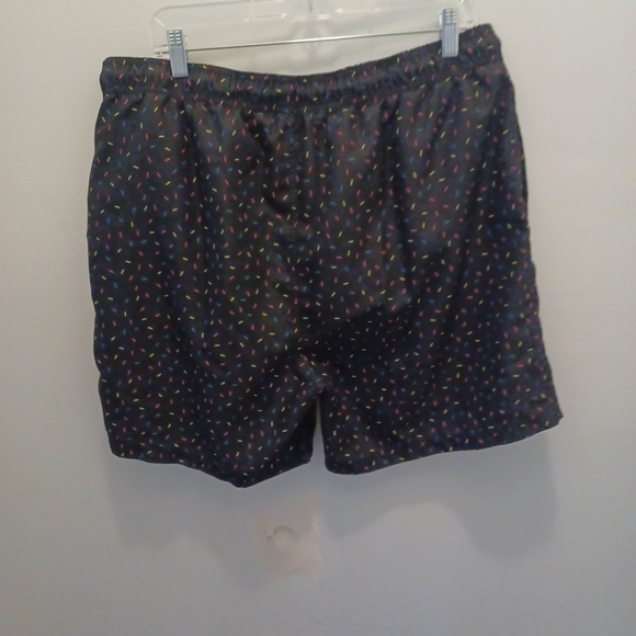 City Streets Mens XL Swimming Trunks Black With Multi Color Netting Inside... - Picture 7 of 7